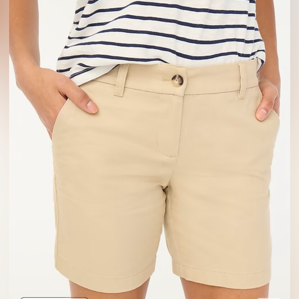 NWT J. CREW 7” Chino Classic Short. Khaki color. Front pockets. Size 12